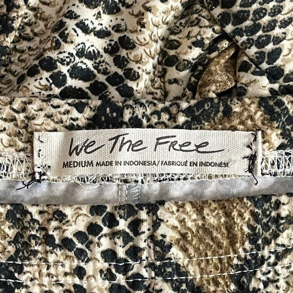 We The Free NWOT Women's Snake Print High Rise Leggings Pull On Black Athletic M - Picture 5 of 5
